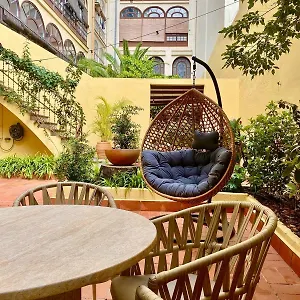 https://factory-gardens-hostel.topbarcelonahotels.com